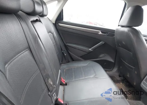 2018 Volkswagen Passat 2.0T R-Line/2.0T S из США, поврежденный, VIN 1VWAA7A31JC047876